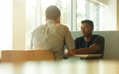 Como desenvolver confiança para falar inglês quando você conhece as palavras, mas não consegue usá-las